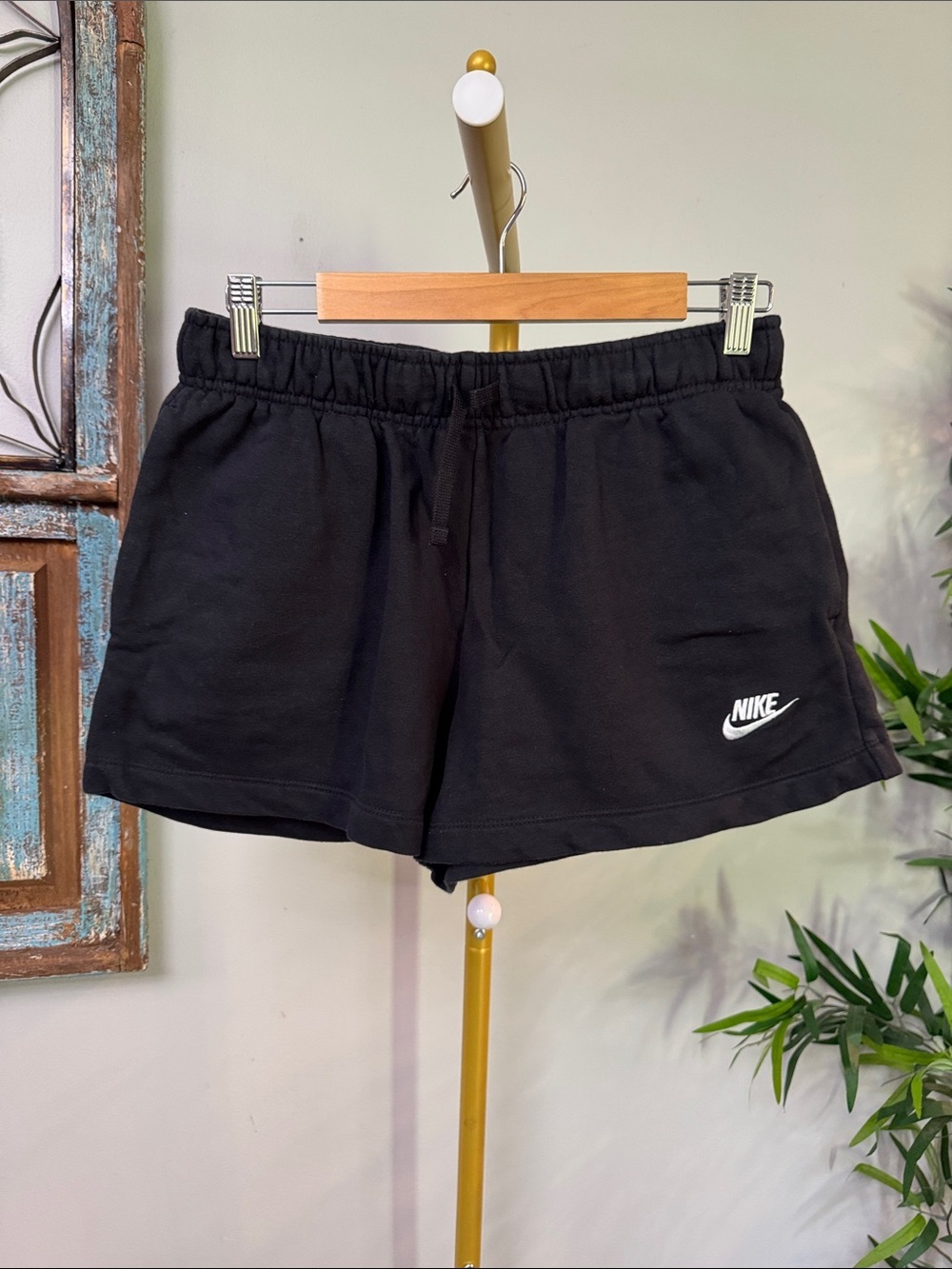 Nike Women's Black Drawstring Athletic Shorts EUC M
